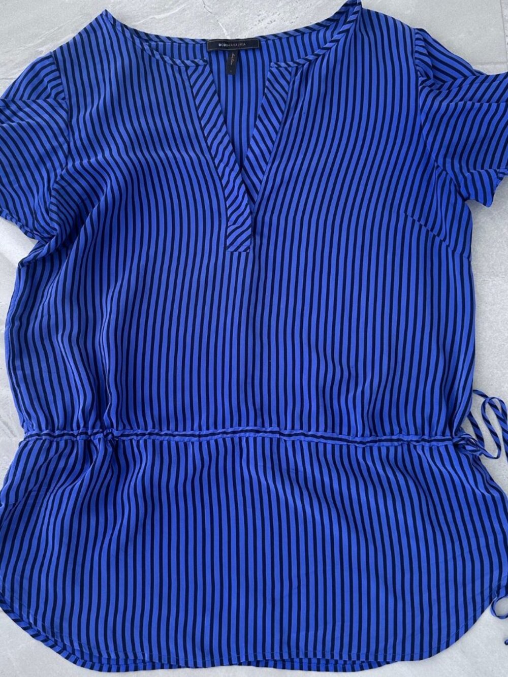 BCBG MaxAzria Blue Black Striped 100% Silk Drawstring Top Womens L